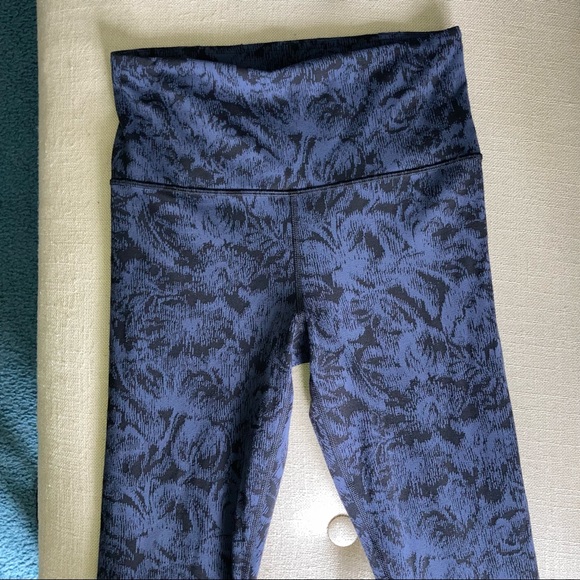 Athleta Bundle Elation Textured Leggings and Scoop Textured Tank Blue S - Picture 9 of 15
